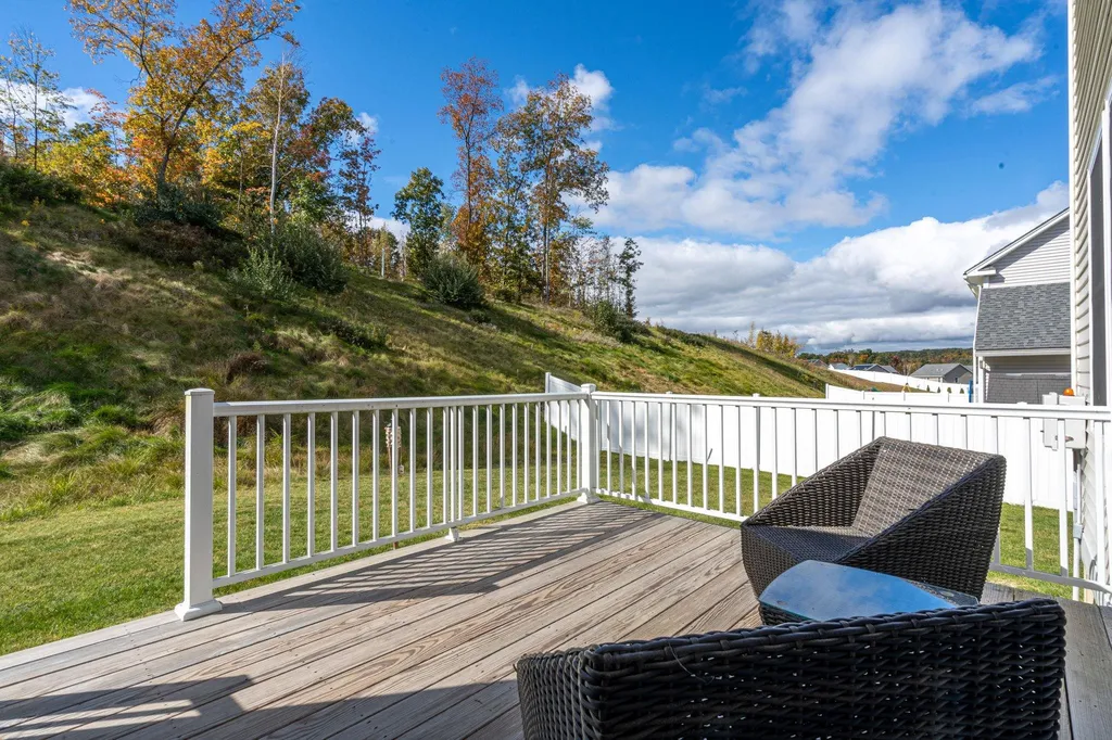 143 Brookview Drive Hooksett NH 03106