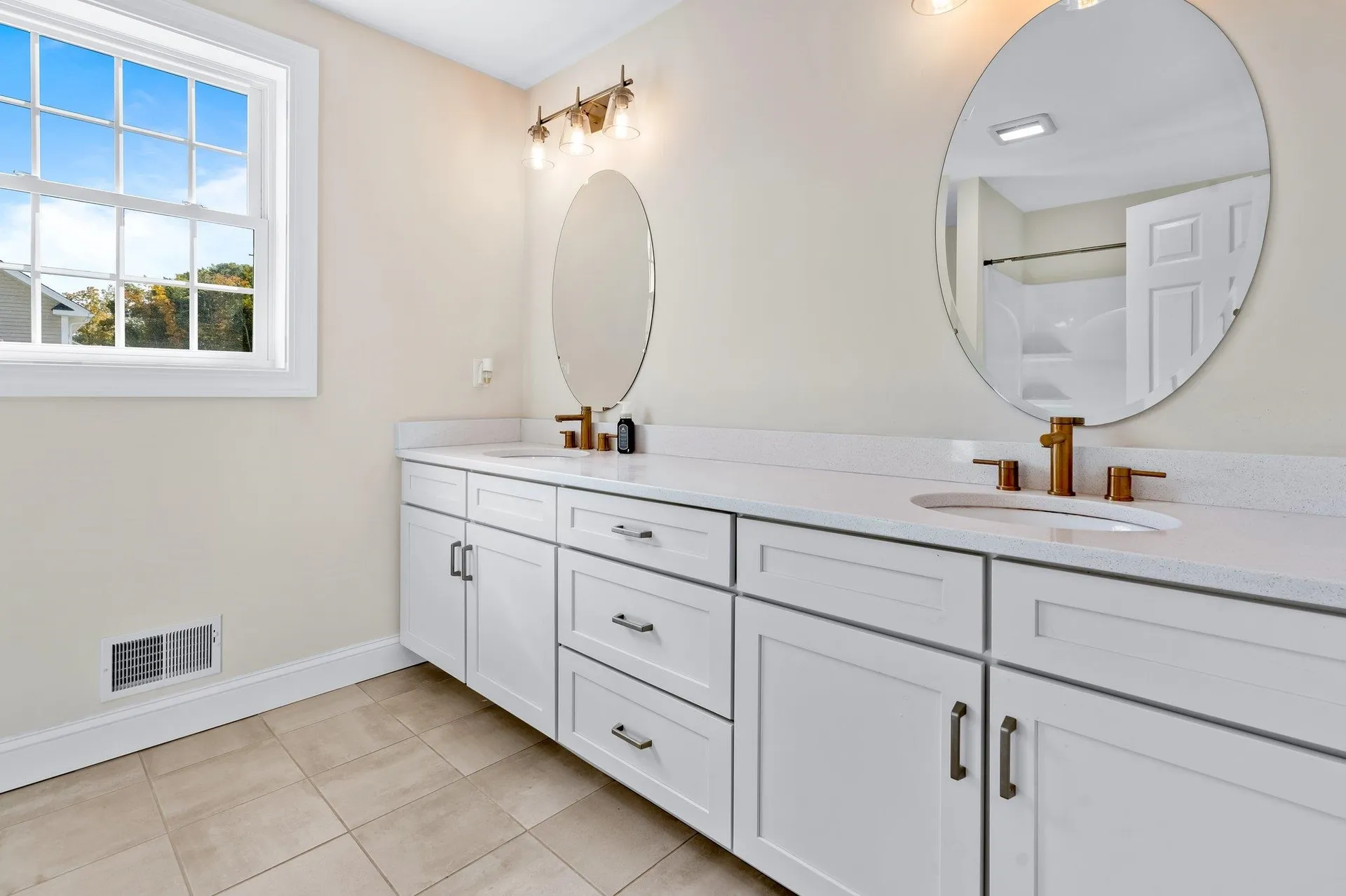 143 Brookview Drive Hooksett NH 03106