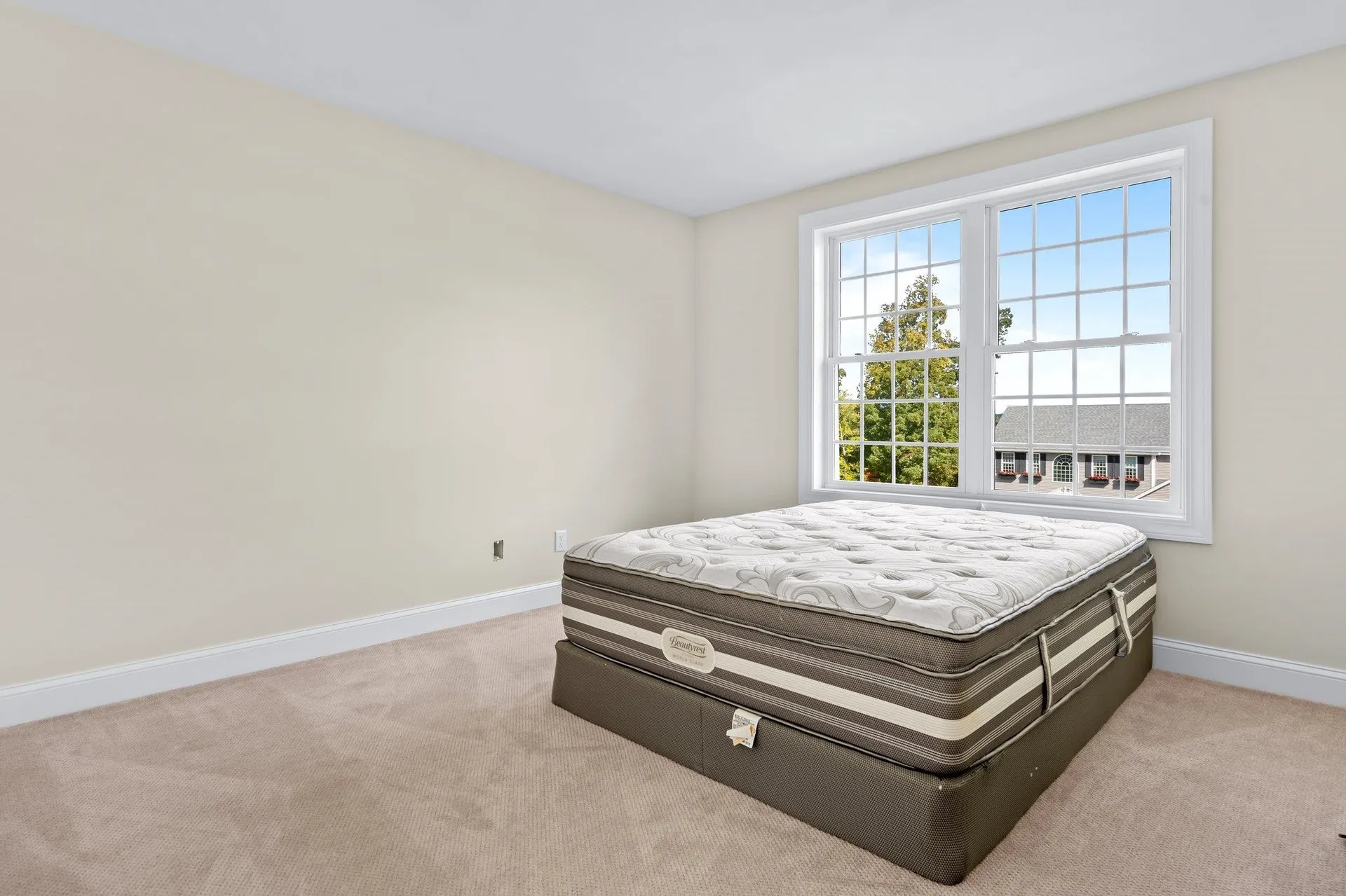 143 Brookview Drive Hooksett NH 03106
