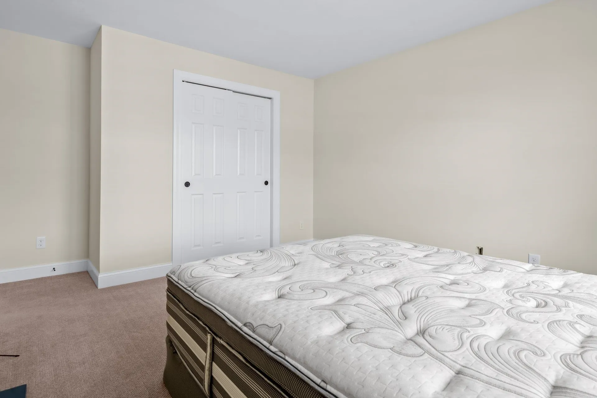 143 Brookview Drive Hooksett NH 03106