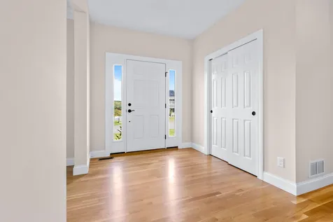 143 Brookview Drive Hooksett NH 03106