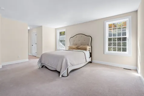 143 Brookview Drive Hooksett NH 03106