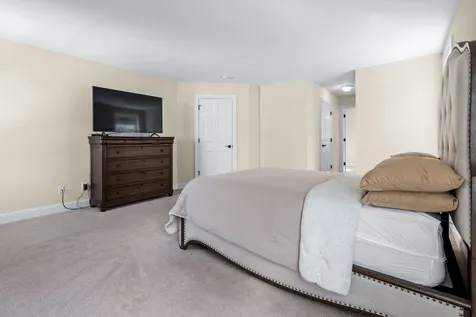 143 Brookview Drive Hooksett NH 03106