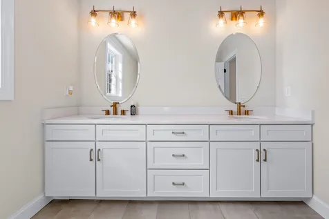 143 Brookview Drive Hooksett NH 03106