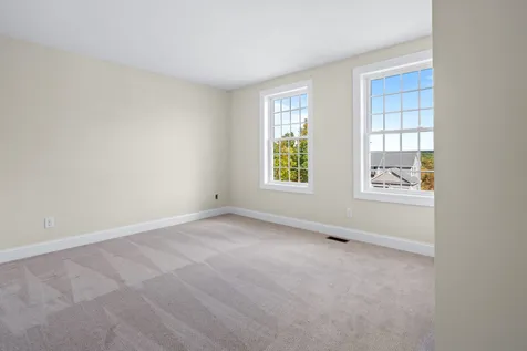 143 Brookview Drive Hooksett NH 03106