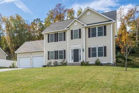143 Brookview Drive Hooksett NH 03106