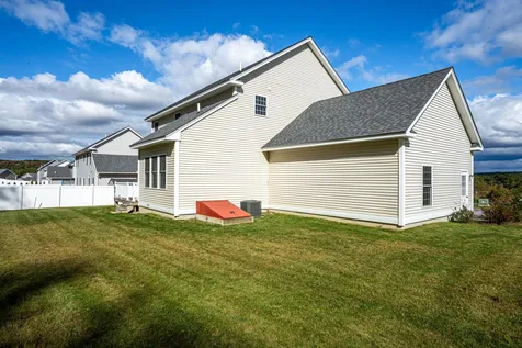 143 Brookview Drive Hooksett NH 03106