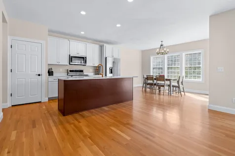 143 Brookview Drive Hooksett NH 03106