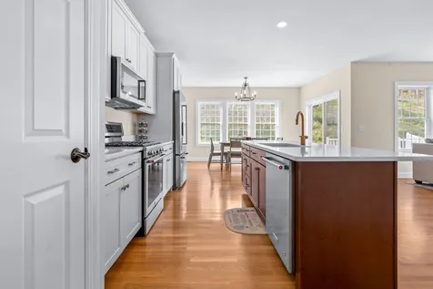 143 Brookview Drive Hooksett NH 03106