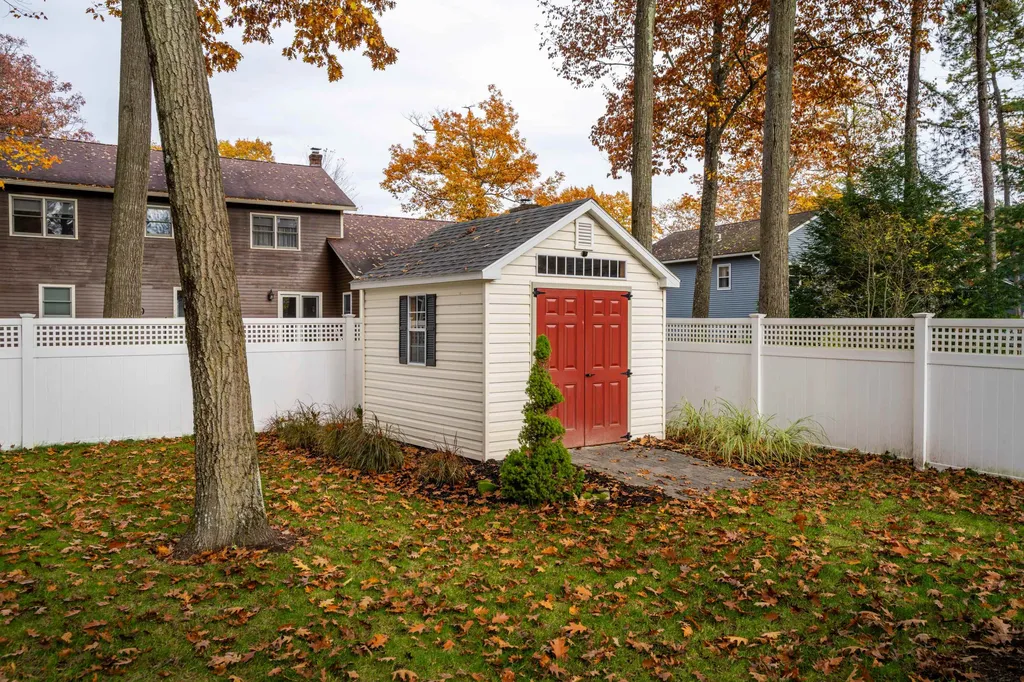 33 Hillside Circle Essex VT 05452