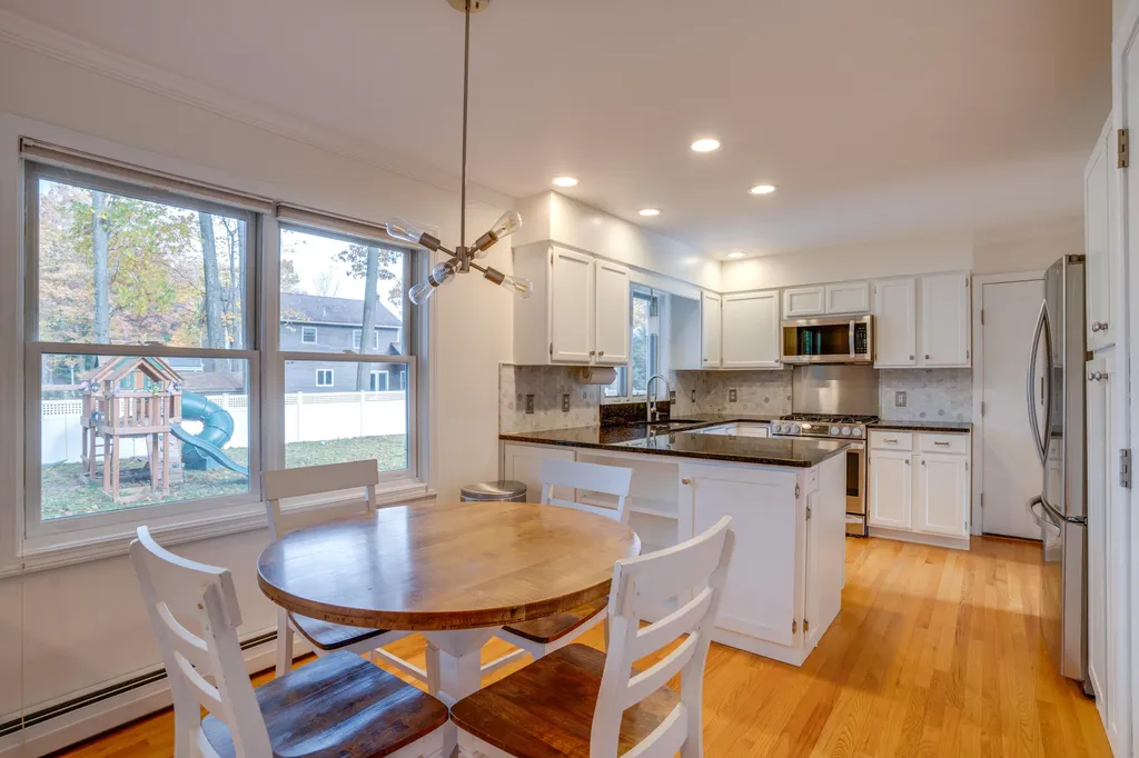 33 Hillside Circle Essex VT 05452