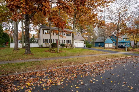 33 Hillside Circle Essex VT 05452