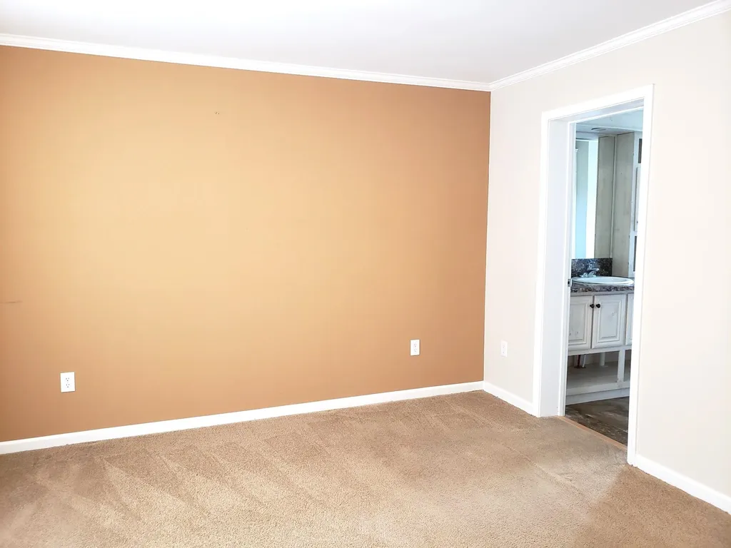 155 Thistle Way Manchester NH 03109