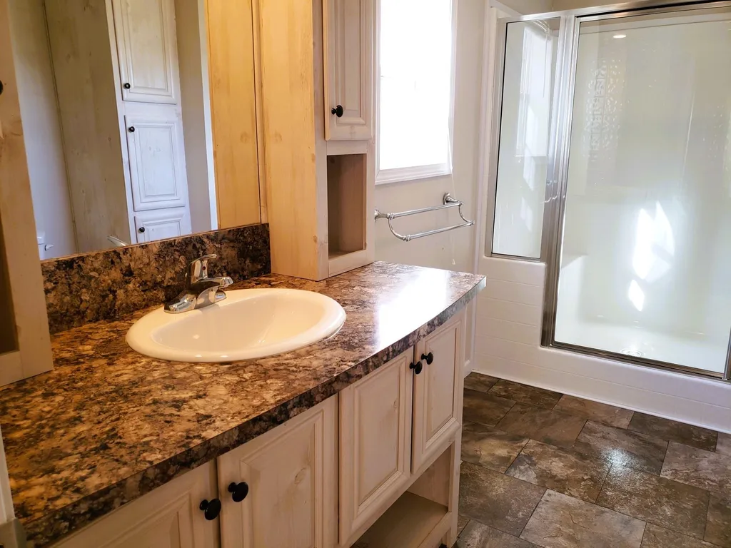 155 Thistle Way Manchester NH 03109