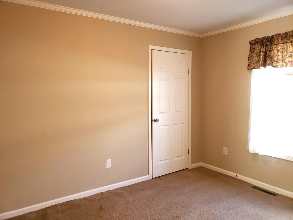 155 Thistle Way Manchester NH 03109