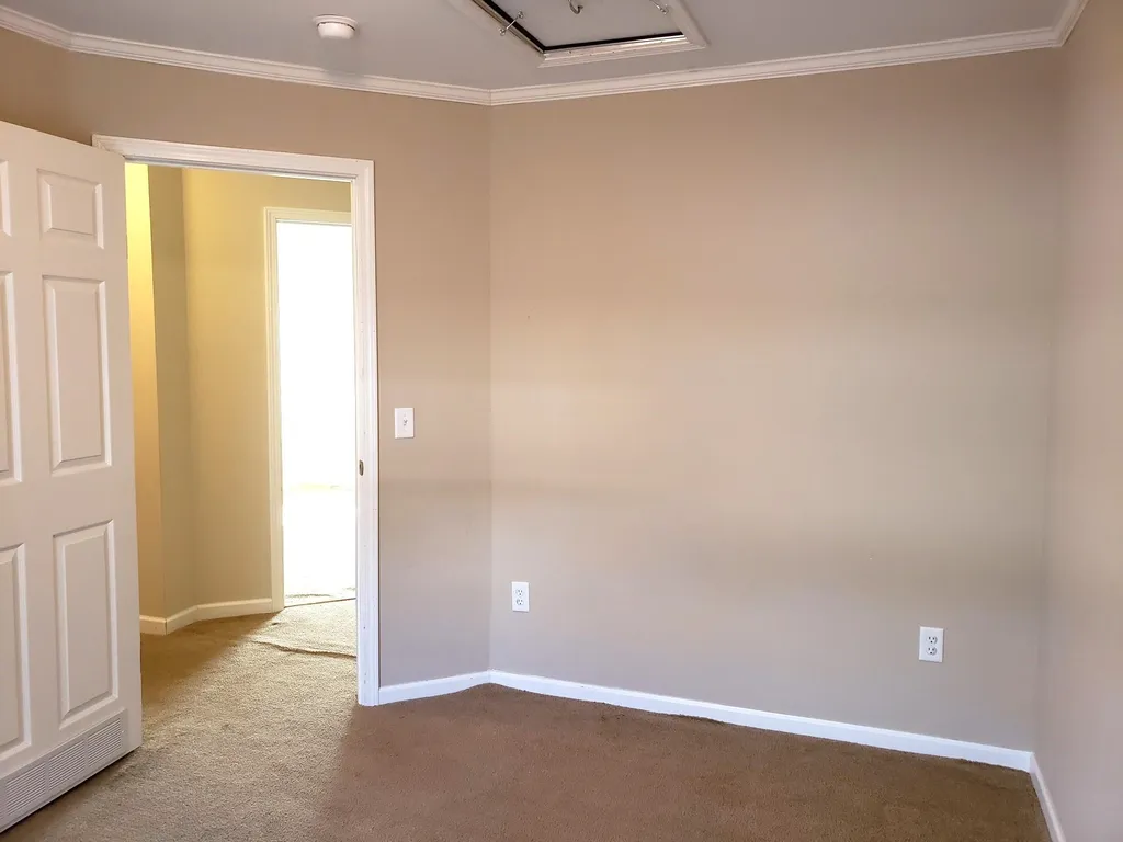 155 Thistle Way Manchester NH 03109