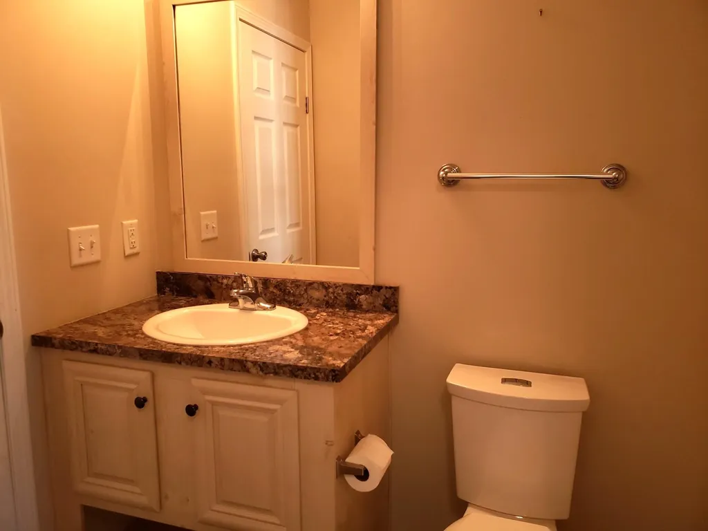 155 Thistle Way Manchester NH 03109