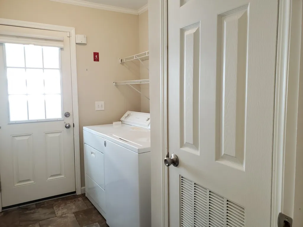 155 Thistle Way Manchester NH 03109