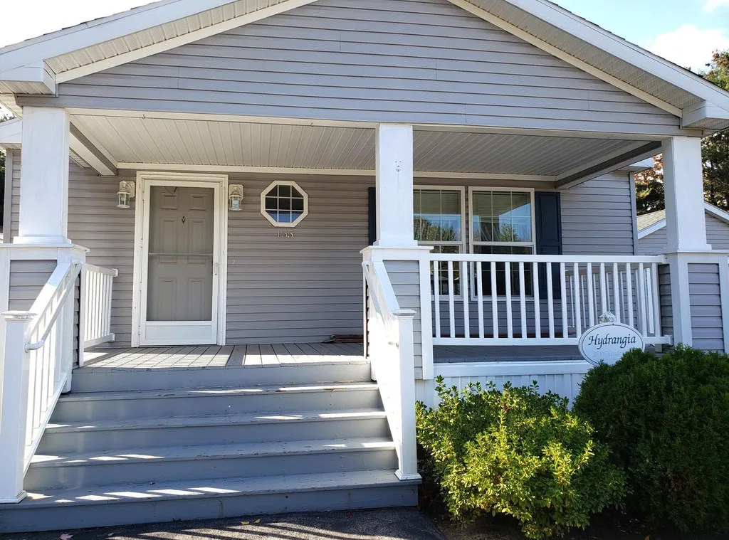 155 Thistle Way Manchester NH 03109