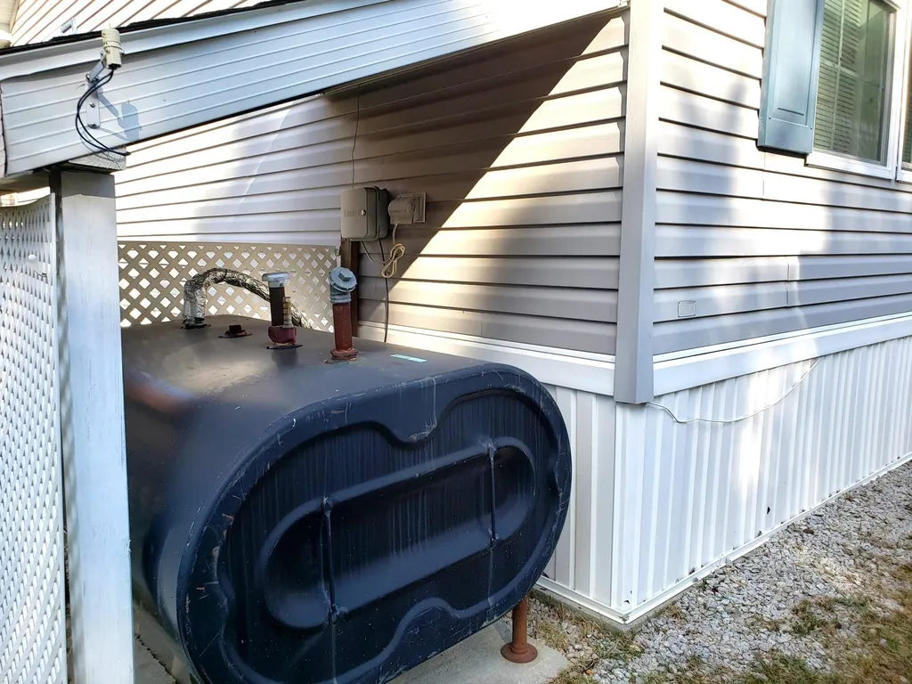 155 Thistle Way Manchester NH 03109