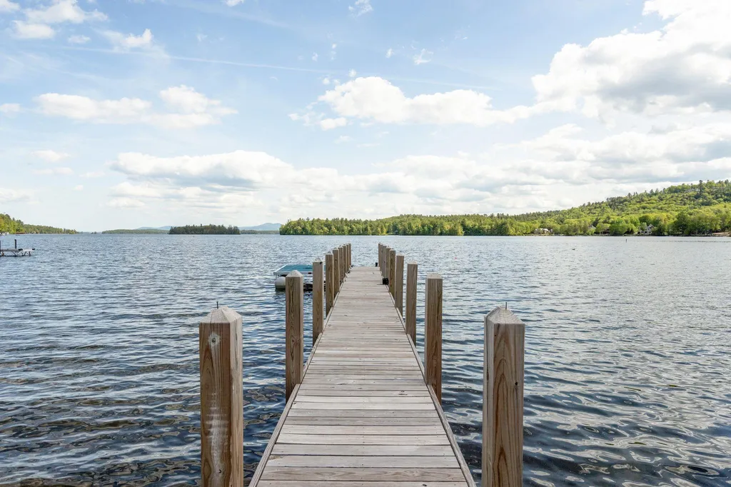 38 Lake Shore Drive Moultonborough NH 03254