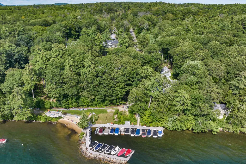 47 Winterhaven Road Wolfeboro NH 03894