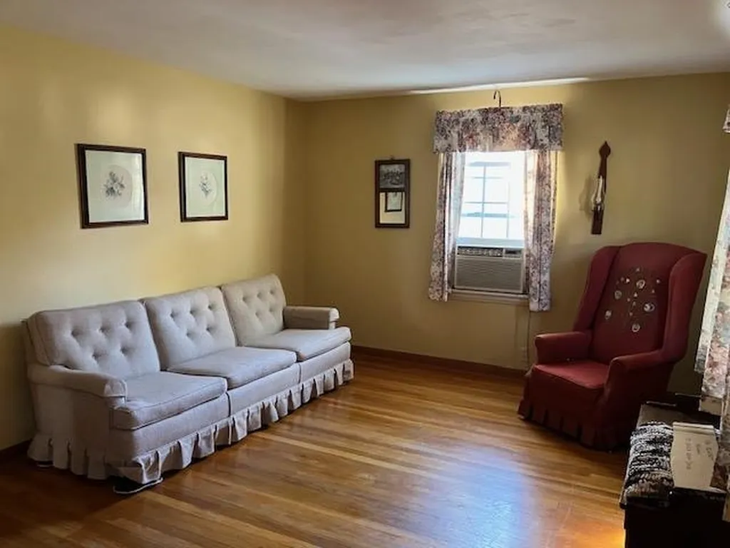 71 Tampa Street Nashua NH 03064