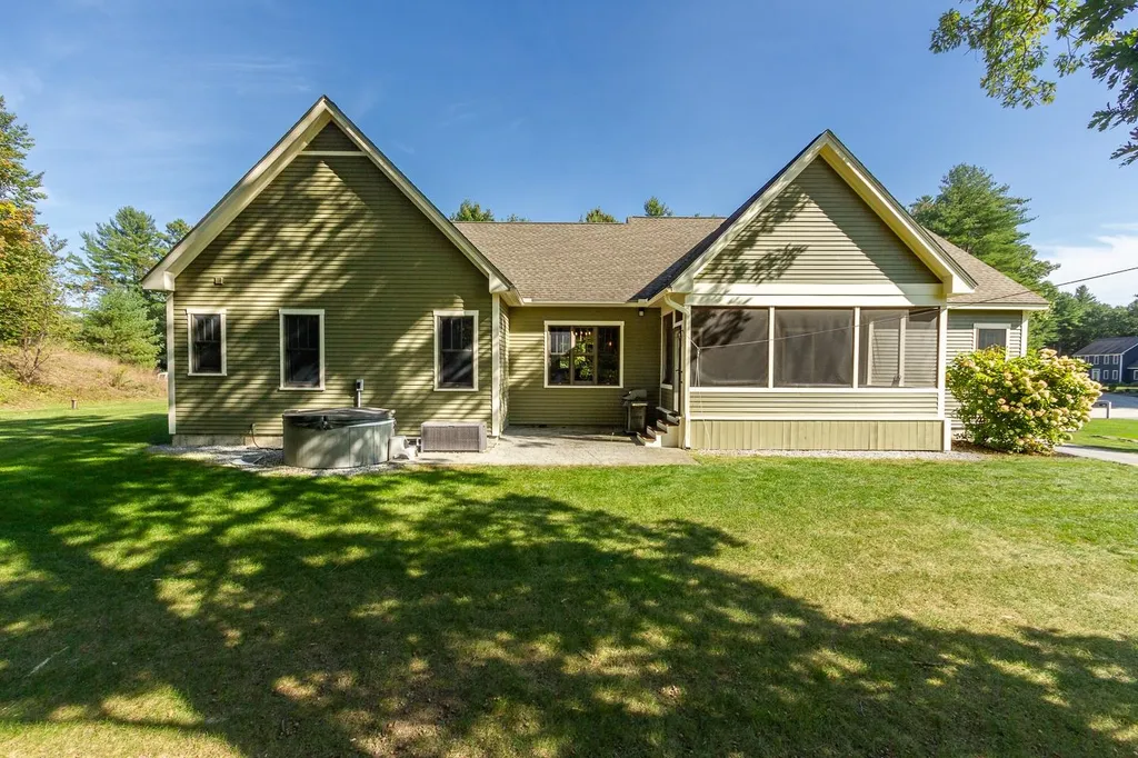 102 Fieldstone Road Hopkinton NH 03229