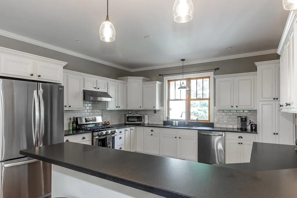 102 Fieldstone Road Hopkinton NH 03229