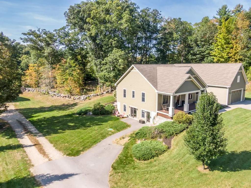 102 Fieldstone Road Hopkinton NH 03229
