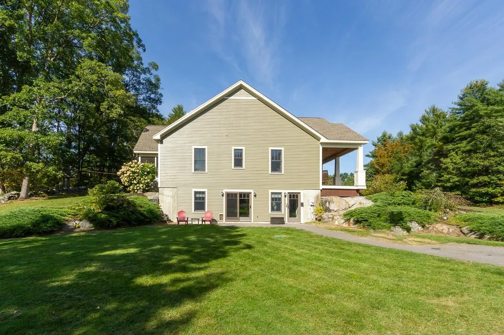 102 Fieldstone Road Hopkinton NH 03229