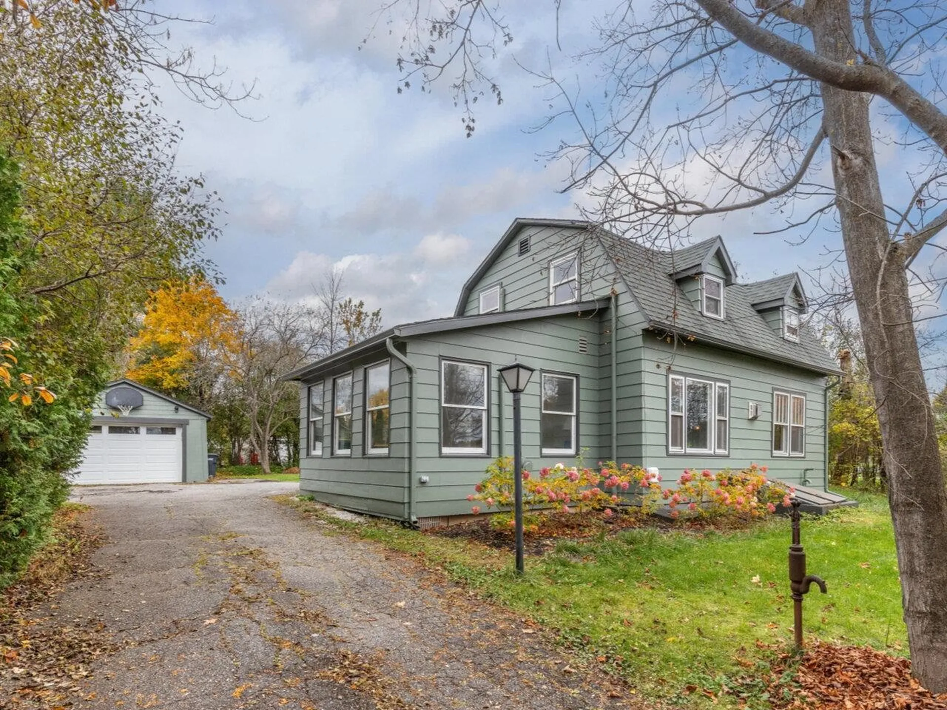 486 Falls Road Shelburne VT 05482