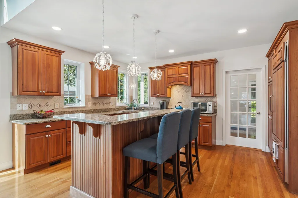 18 Millstone Terrace Bedford NH 03110