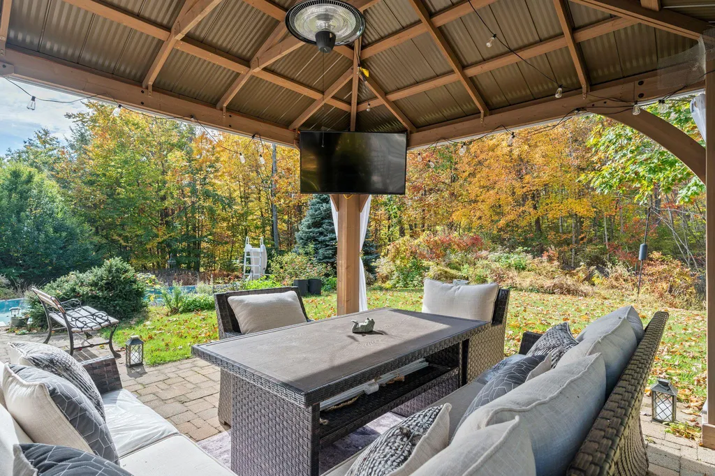 18 Millstone Terrace Bedford NH 03110