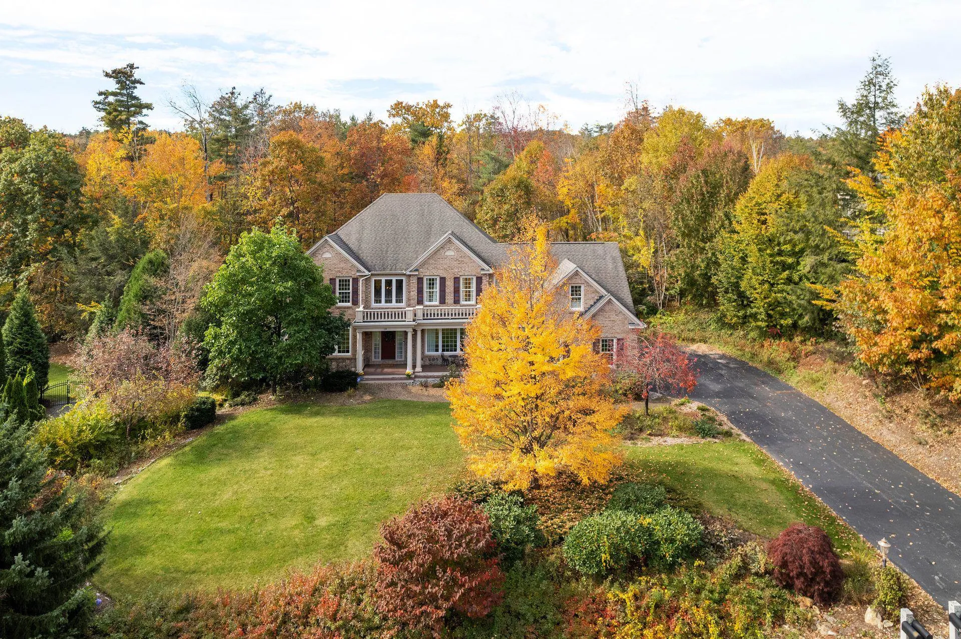 18 Millstone Terrace Bedford NH 03110