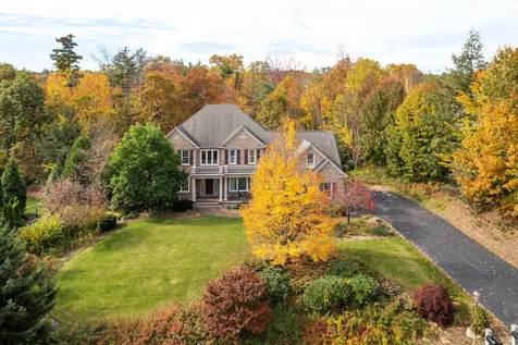 18 Millstone Terrace Bedford NH 03110
