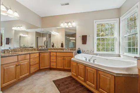 18 Millstone Terrace Bedford NH 03110