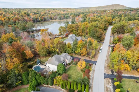 18 Millstone Terrace Bedford NH 03110