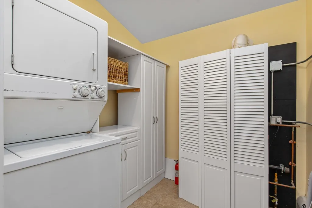 7 Hemlock Street Hampton NH 03842