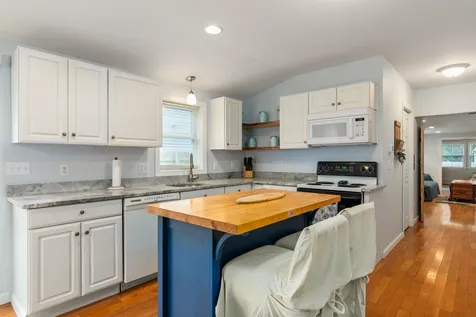 7 Hemlock Street Hampton NH 03842