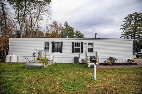 10 Balsam Place Derry NH 03038