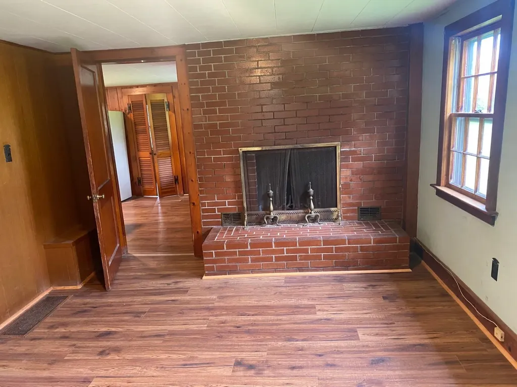 1457 Rockingham Road Rockingham VT 05101