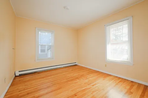 329 Myrtle Street Manchester NH 03104