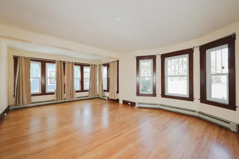 329 Myrtle Street Manchester NH 03104