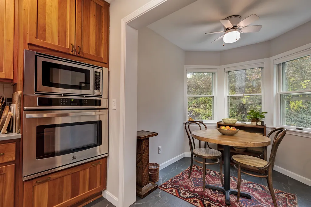 6 Oak Ridge Road Lebanon NH 03784