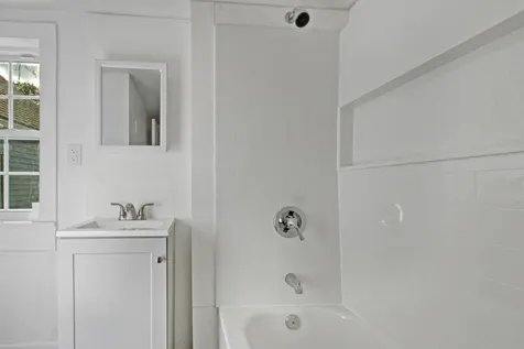 35 Ash Street Nashua NH 03060