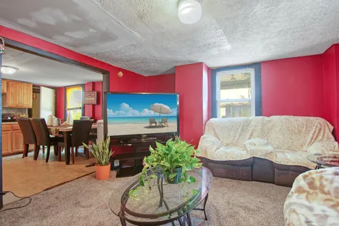 35 Ash Street Nashua NH 03060