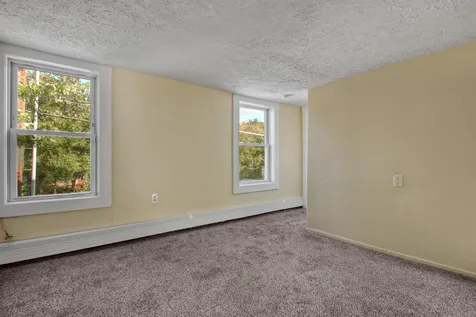 35 Ash Street Nashua NH 03060