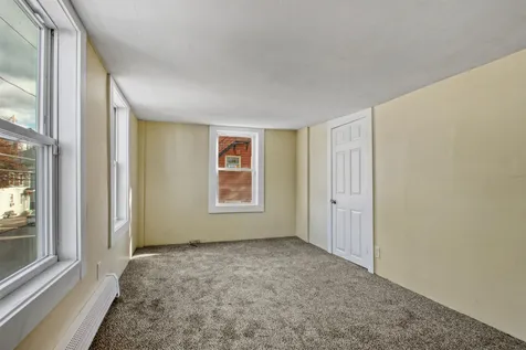 35 Ash Street Nashua NH 03060