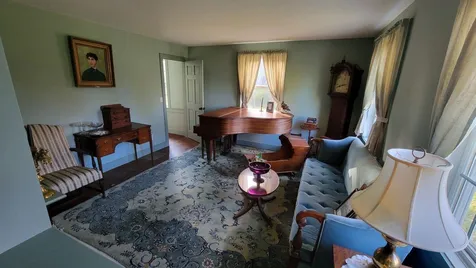 438 High Street Candia NH 03034